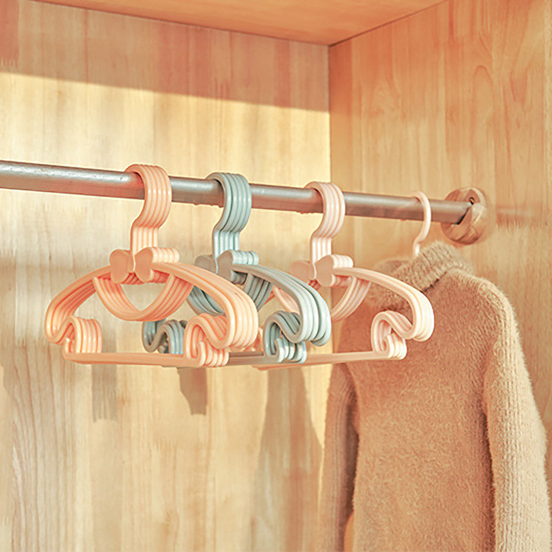 10 Pieces of Children's Hanger - Baby Clothing Display review and price